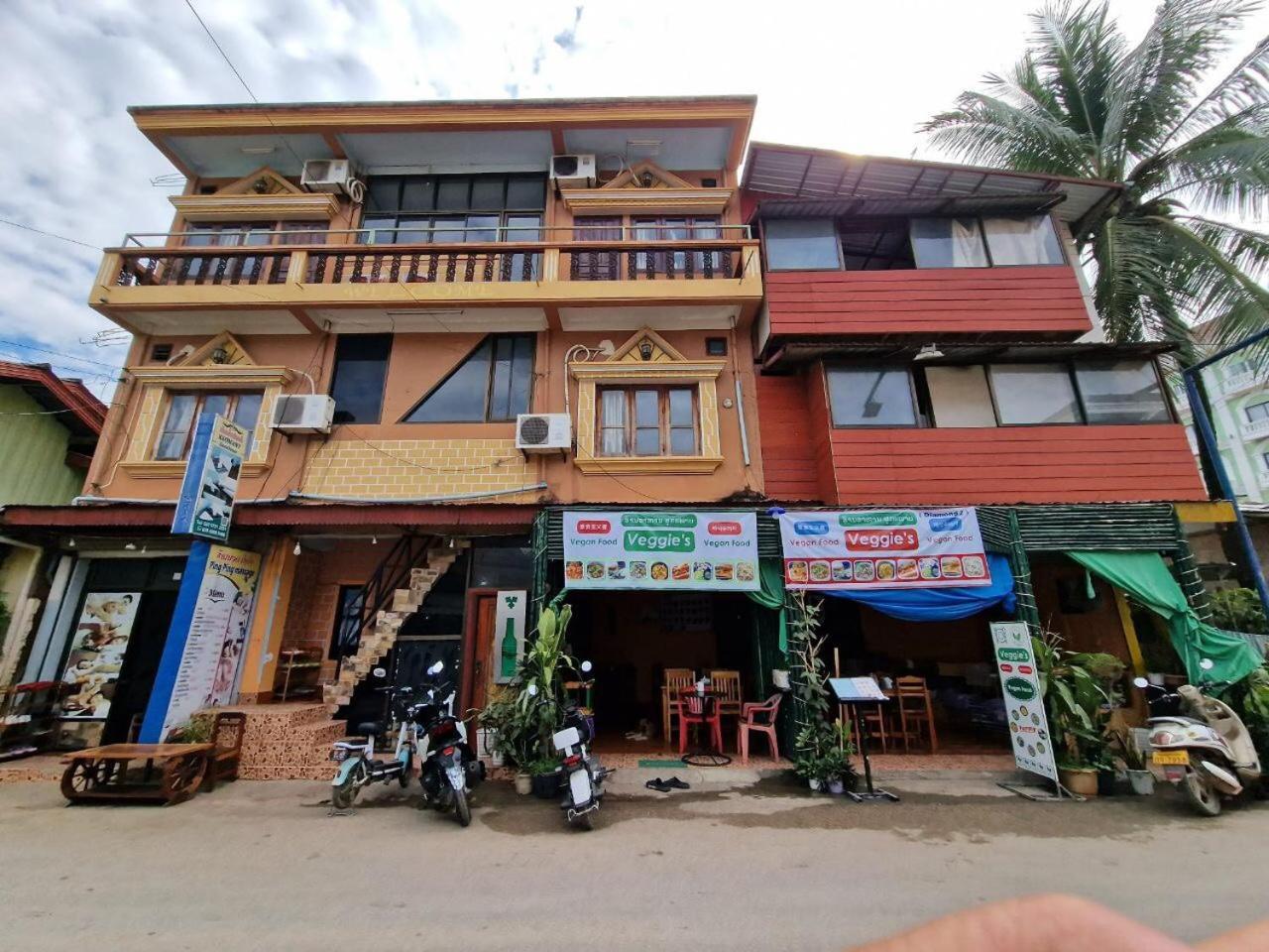 Veggie'S Rooms Vang Vieng Exterior photo